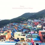 【釜山遊記：甘川洞文化村】藍色屋頂、粉色矮牆，色彩是貧窮村落的翻身手段